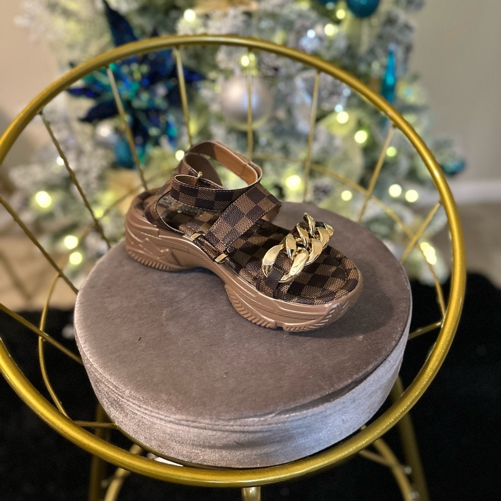 Cape Robbin Brown Checkered Sandals with Gold Chain